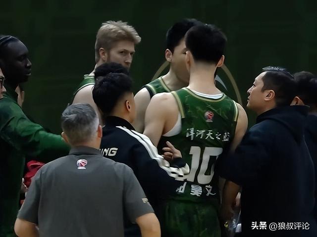 开云体育登录-南京同曦突发内讧！郭昊文赵柏清暂停间歇爆发口角欲动手